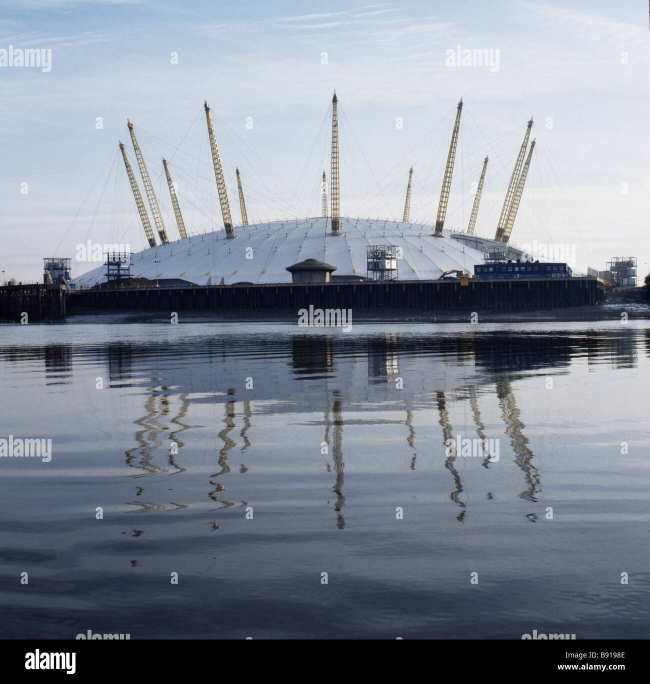 Millennium Dome Near Completion, Greenwich, river Thames London Stock