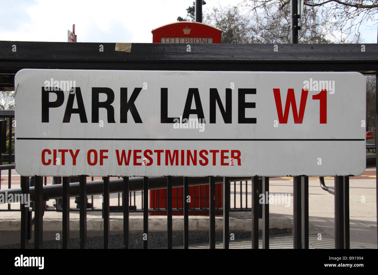 Street sign for Park Lane, London. Mar 2009 Stock Photo Alamy