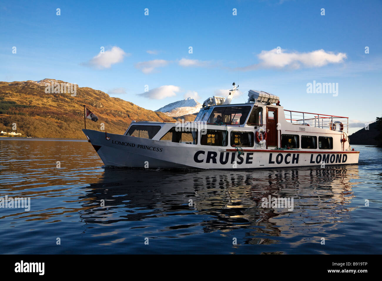 A pleasure cruise boat sailing on Loch Lomond, Scotland Stock Photo Alamy