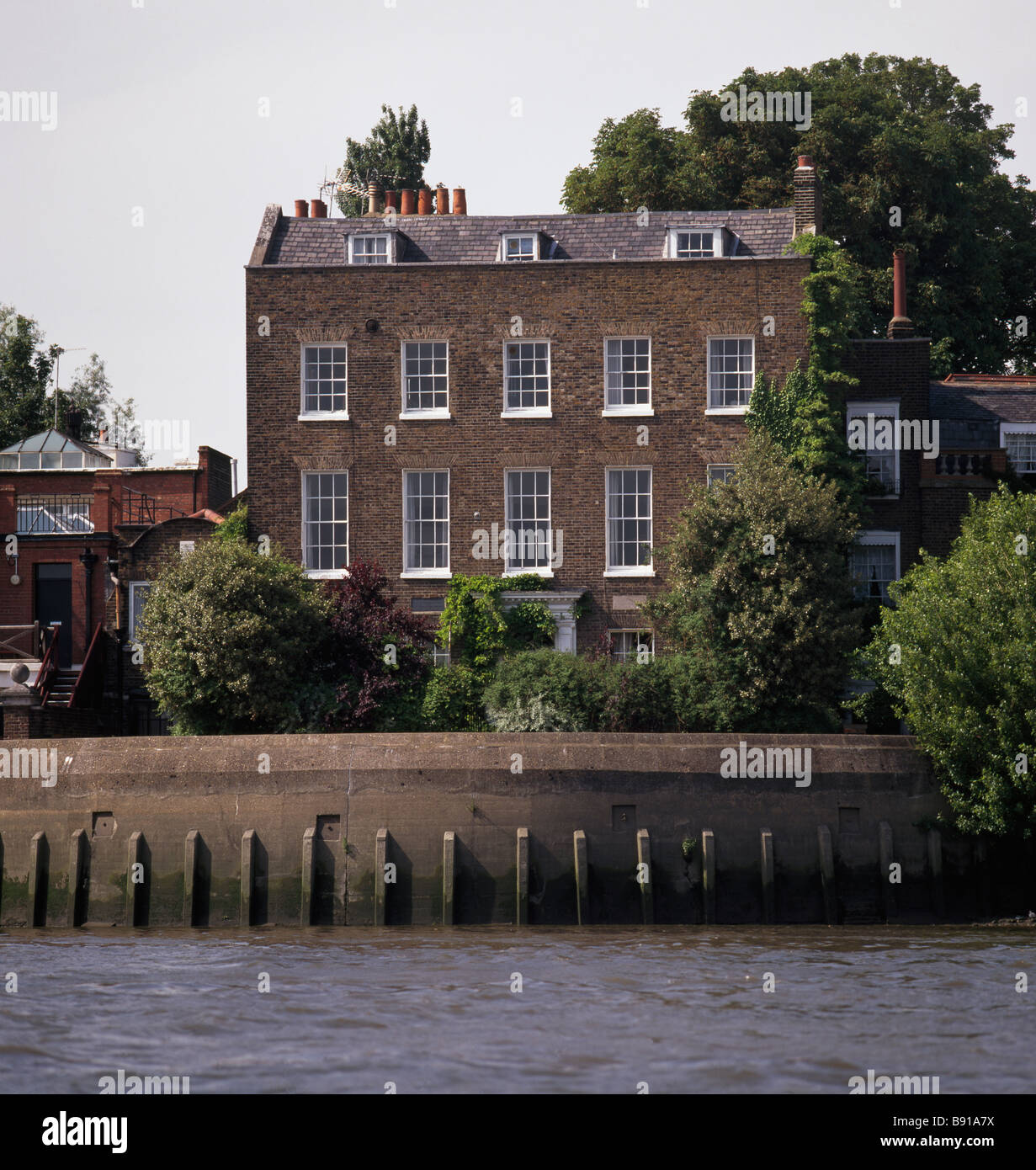 Kelmscott House Hammersmith, river Thames, London Stock Photo Alamy
