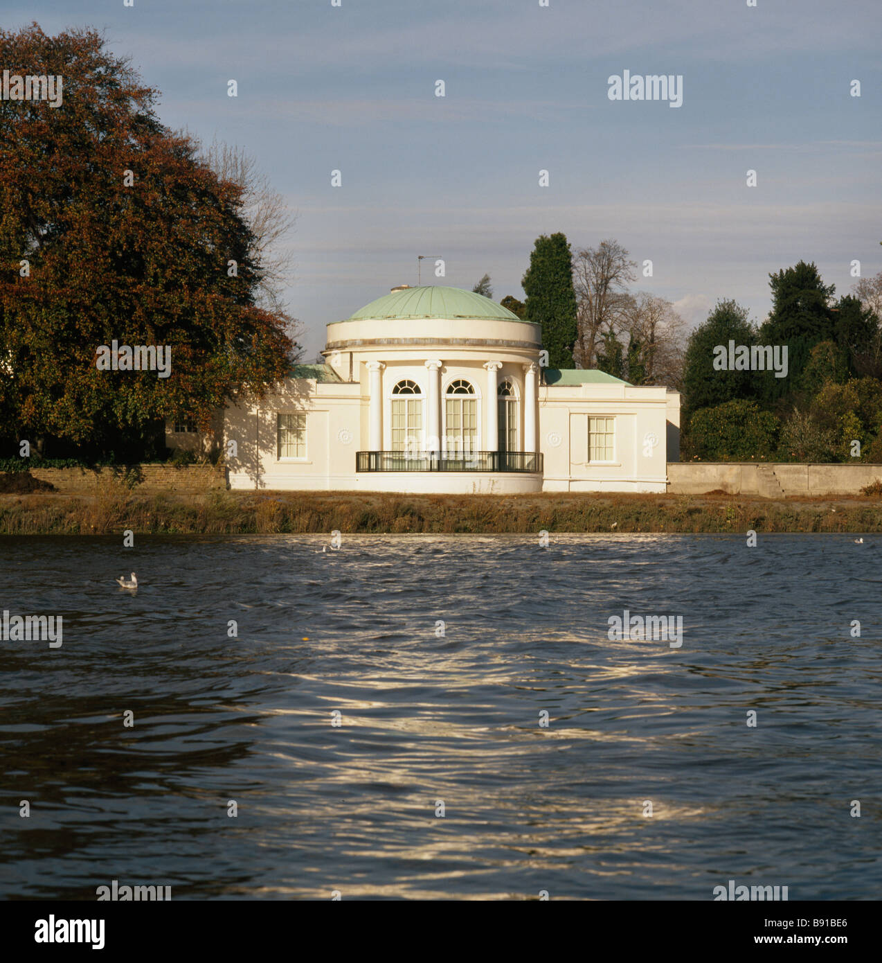 Syon Park pavilion or boathouse on the river Thames Stock Photo Alamy