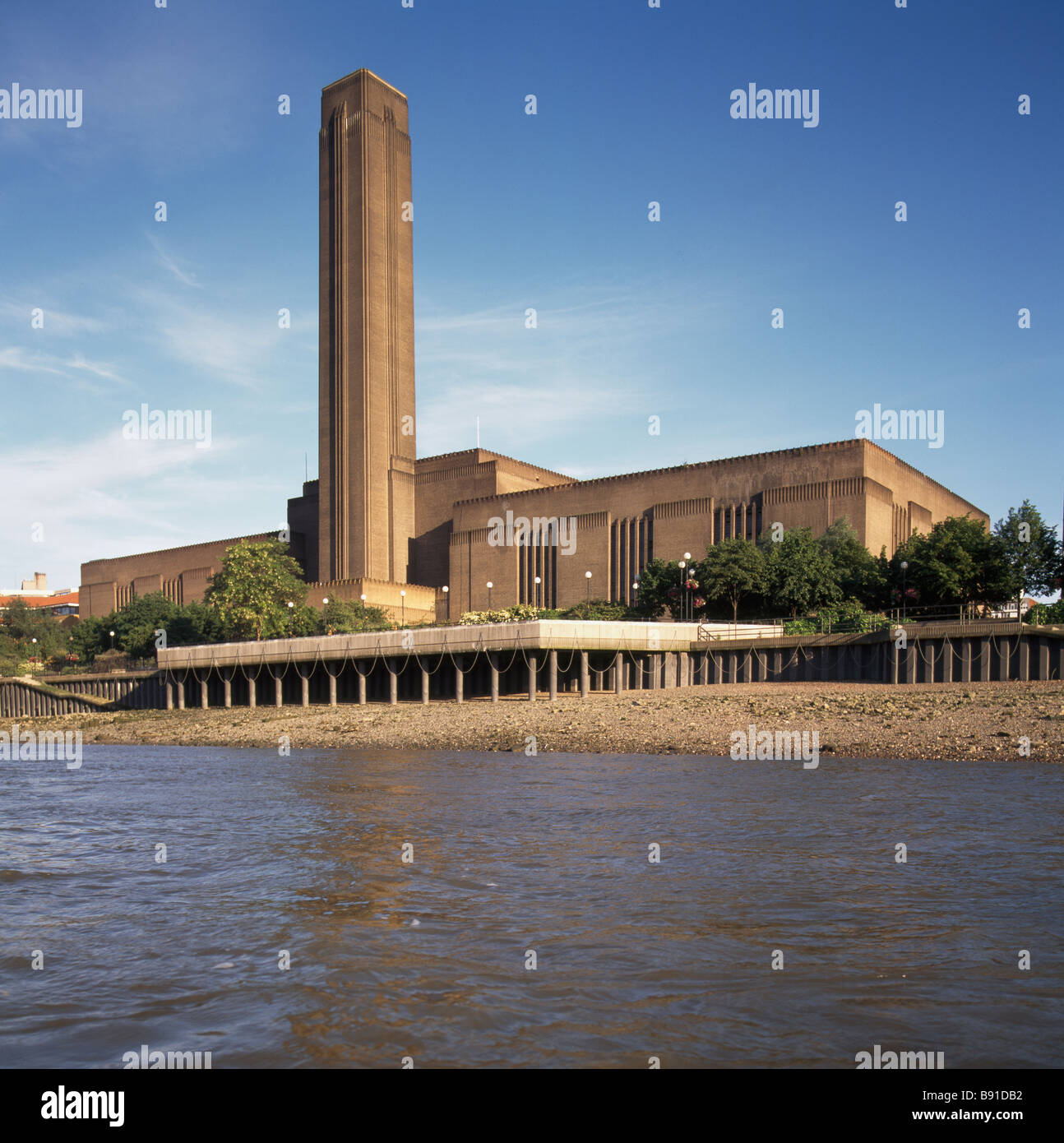 Bankside Power Station Soutwhark on river Thames in Southwark Stock Photo