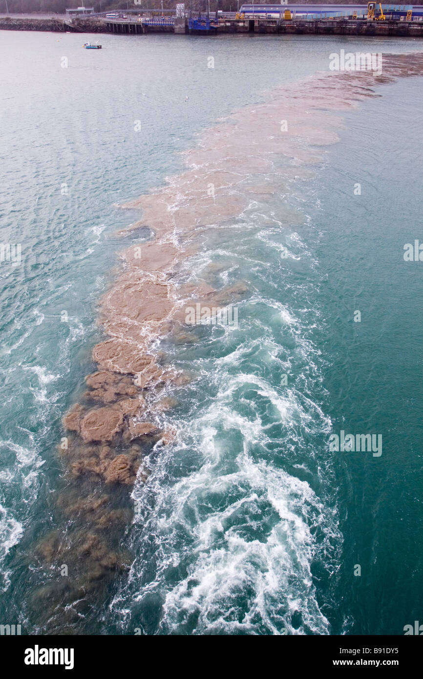 Water sea ocean wave stern cruise hi-res stock photography and images ...