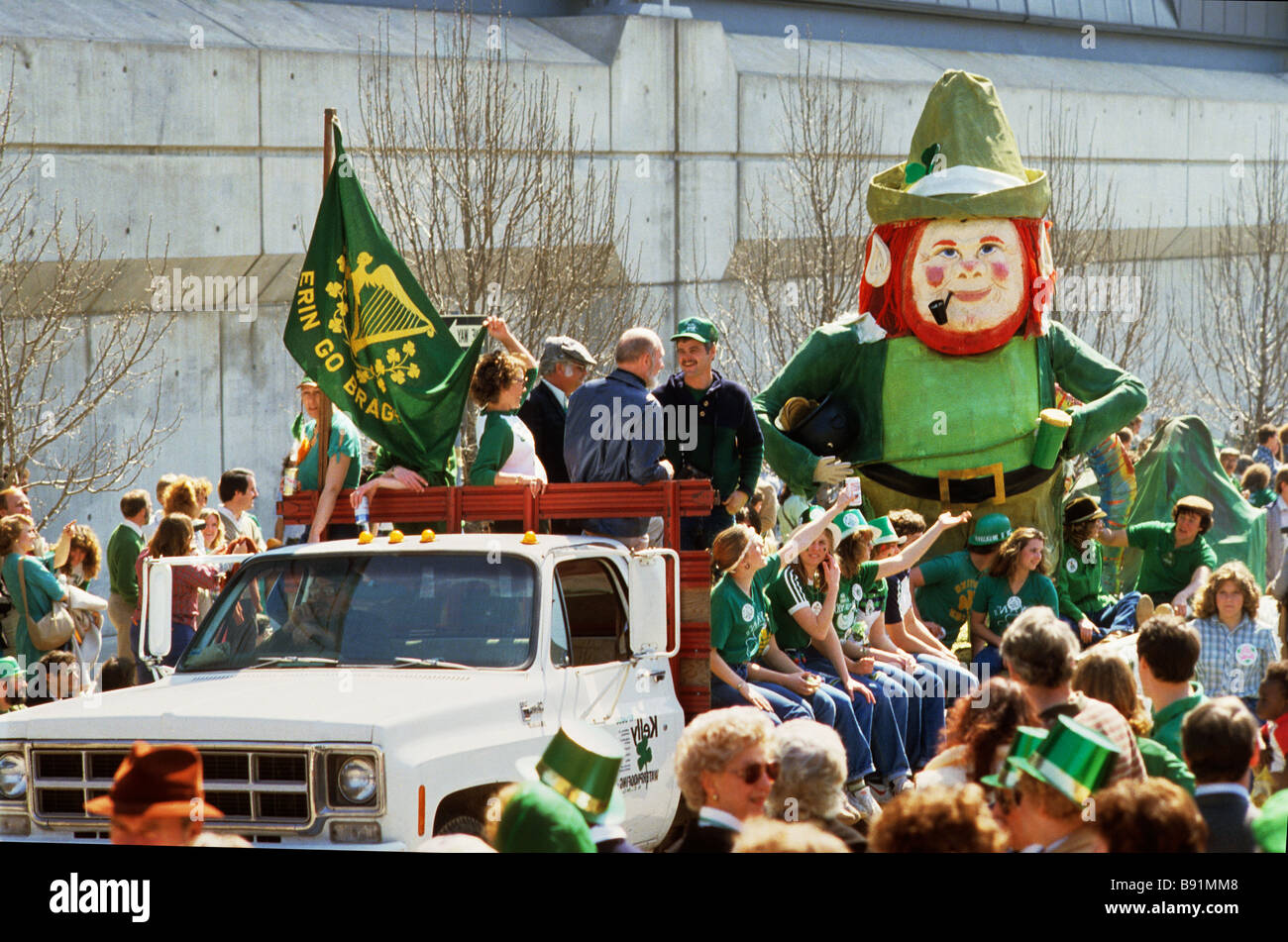 giant leprechaun hat