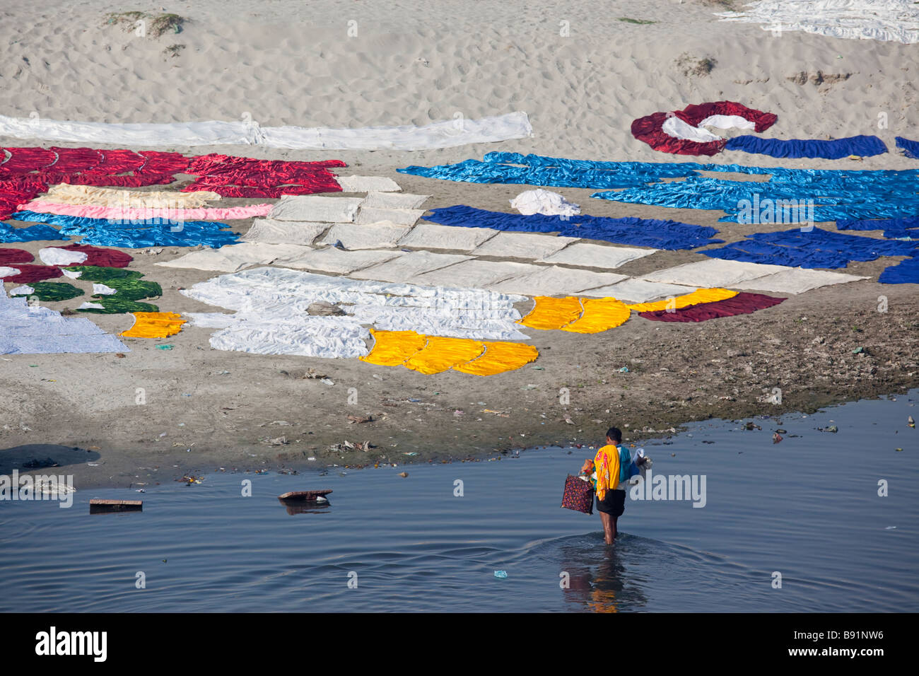 Dhobi Clothes Washing in the Yamuna River in Agra India Stock Photo