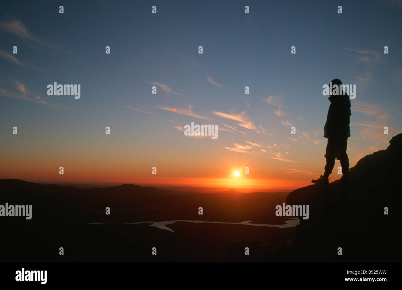 Hiker silhouette silhouetted hi-res stock photography and images - Alamy