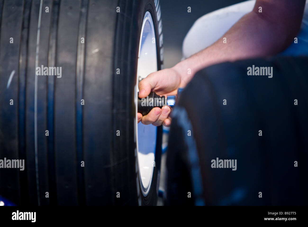 F1 tyre change hires stock photography and images Alamy
