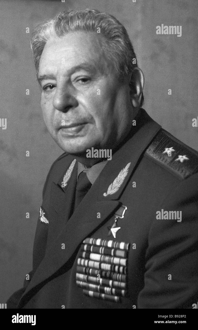 Н н осипенко. Н н осипенко. Осипенко герой советского союза. Осипенко герой советского союза. Н н осипенко.