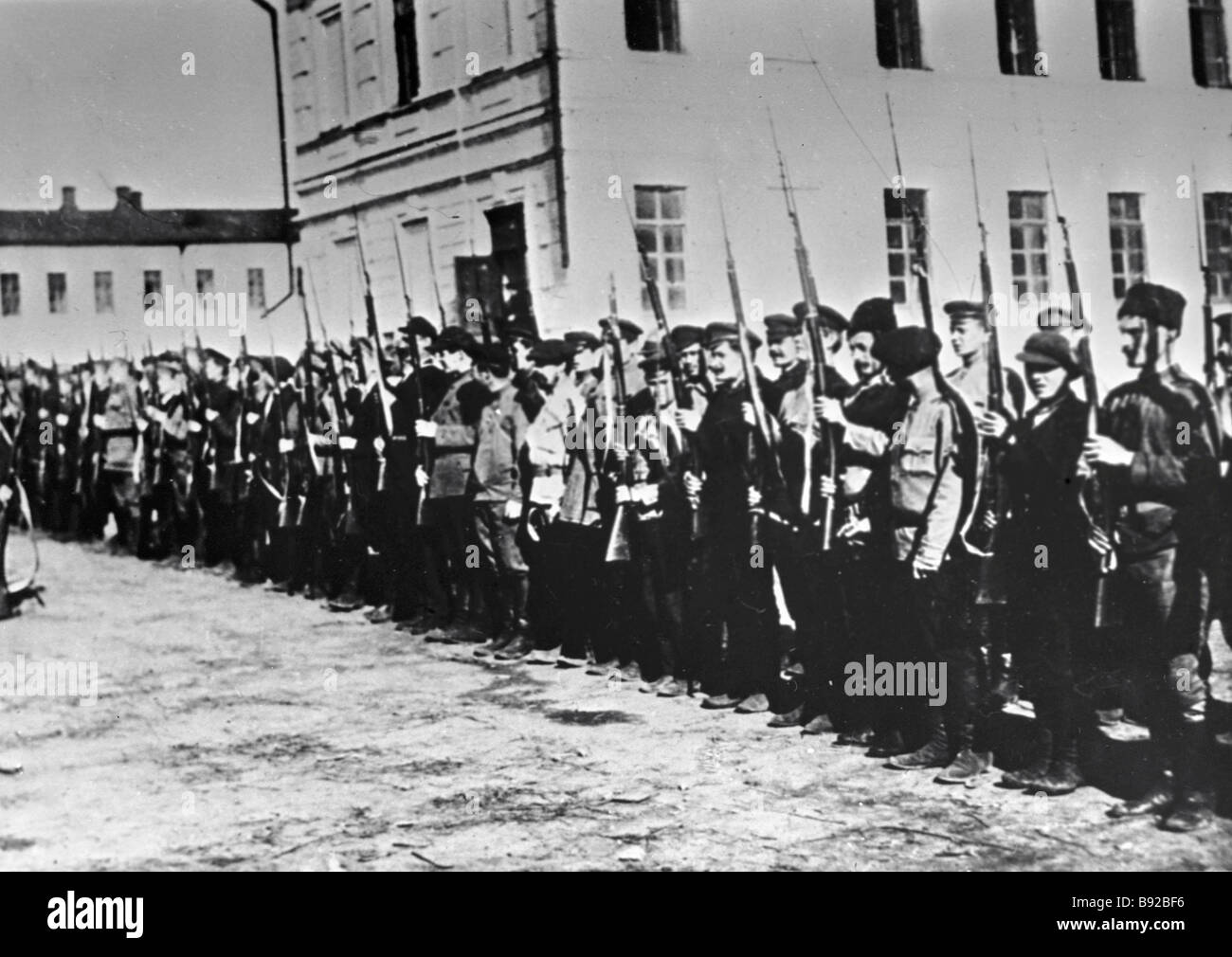 The Red Guards drill the weapon handling skills Stock Photo Alamy