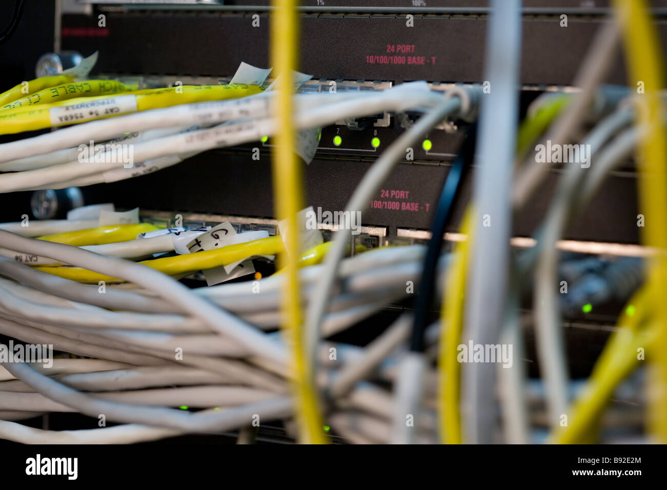 SCSI, data, twisted pair cable, hub, switch, database, disk, harddrive