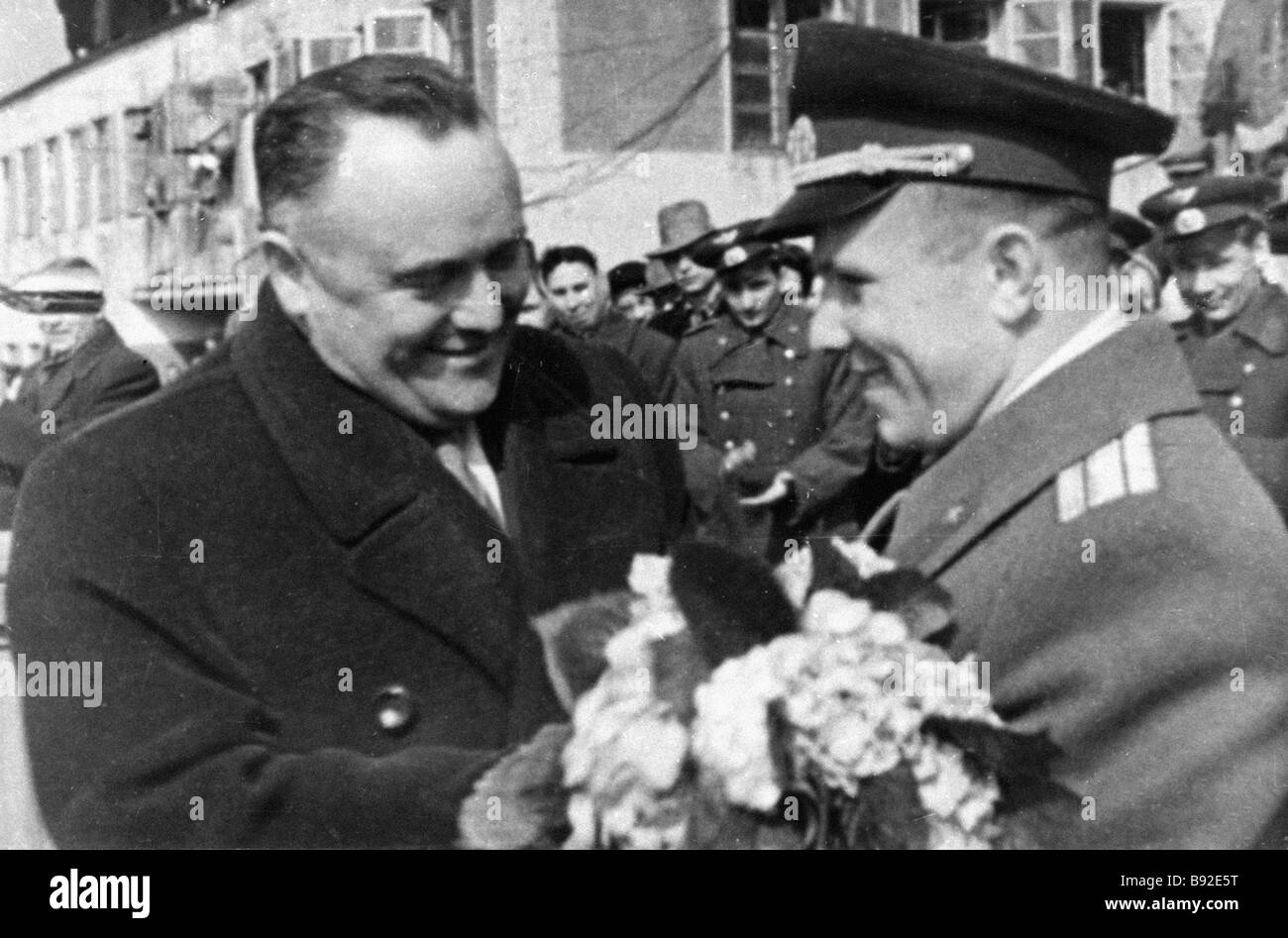 сергей королев космос. королёв сергей павлович первая ракета. сергей королёв и гагарин. сергей королев и гагарин. сергей павлович королев (1907-1966).