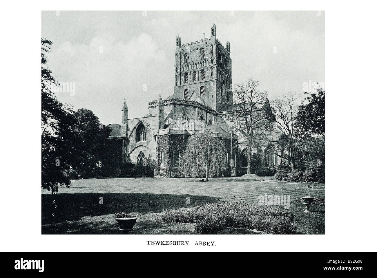 tewkesbury abbey The Abbey of the Blessed Virgin Mary at Tewkesbury in the English county of Gloucestershire is the second large Stock Photo