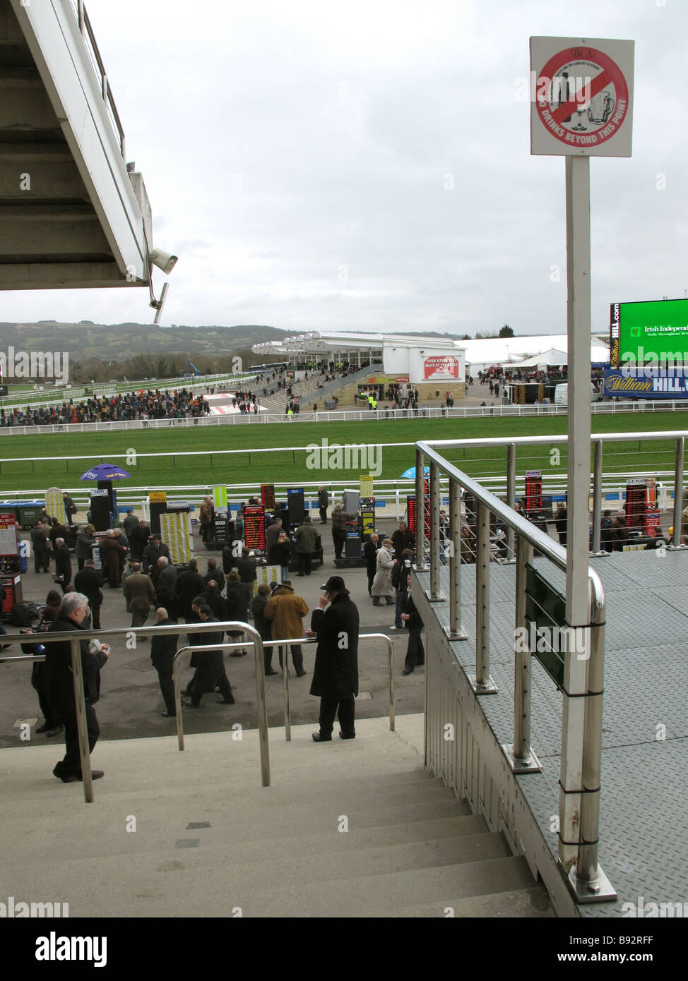 Cheltenham races drink hi-res stock photography and images - Alamy