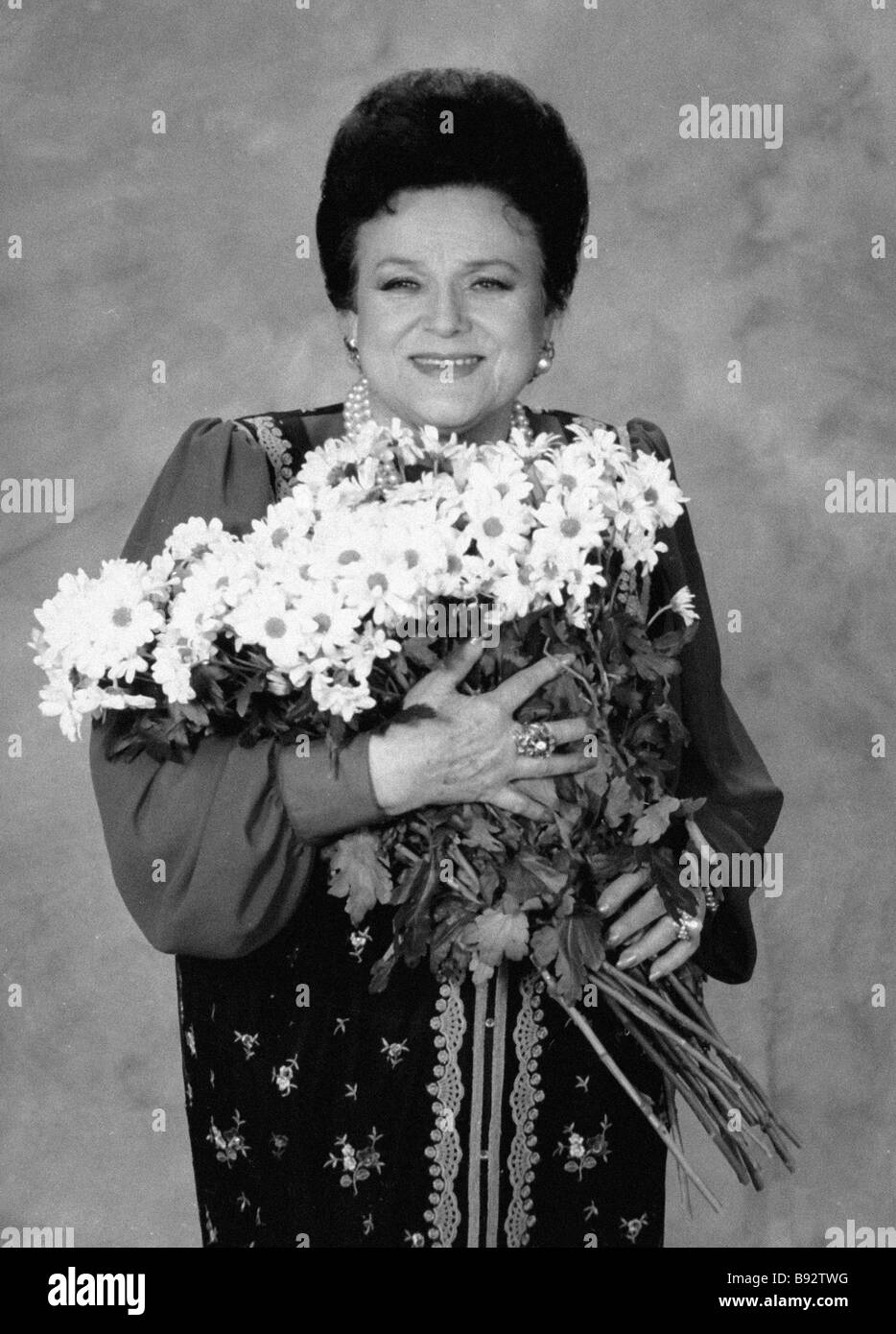 Nymph Viola onlayn porno Osiyo anal porno