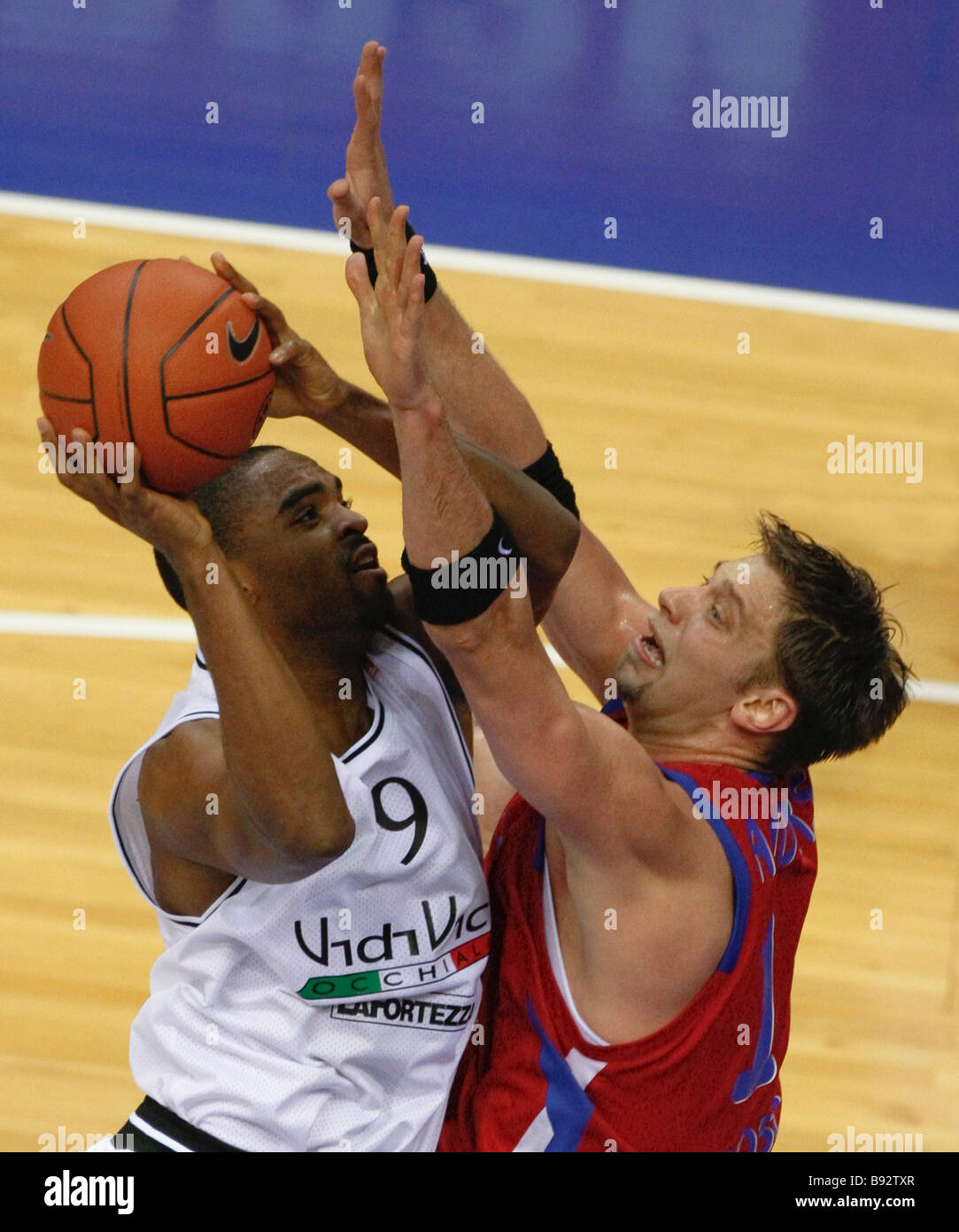 Alan Anderson of Virtus Vidi Vici Bologna Italy left and David Anderson of  CSKA Moscow playing in a match of the 7th round of Stock Photo - Alamy