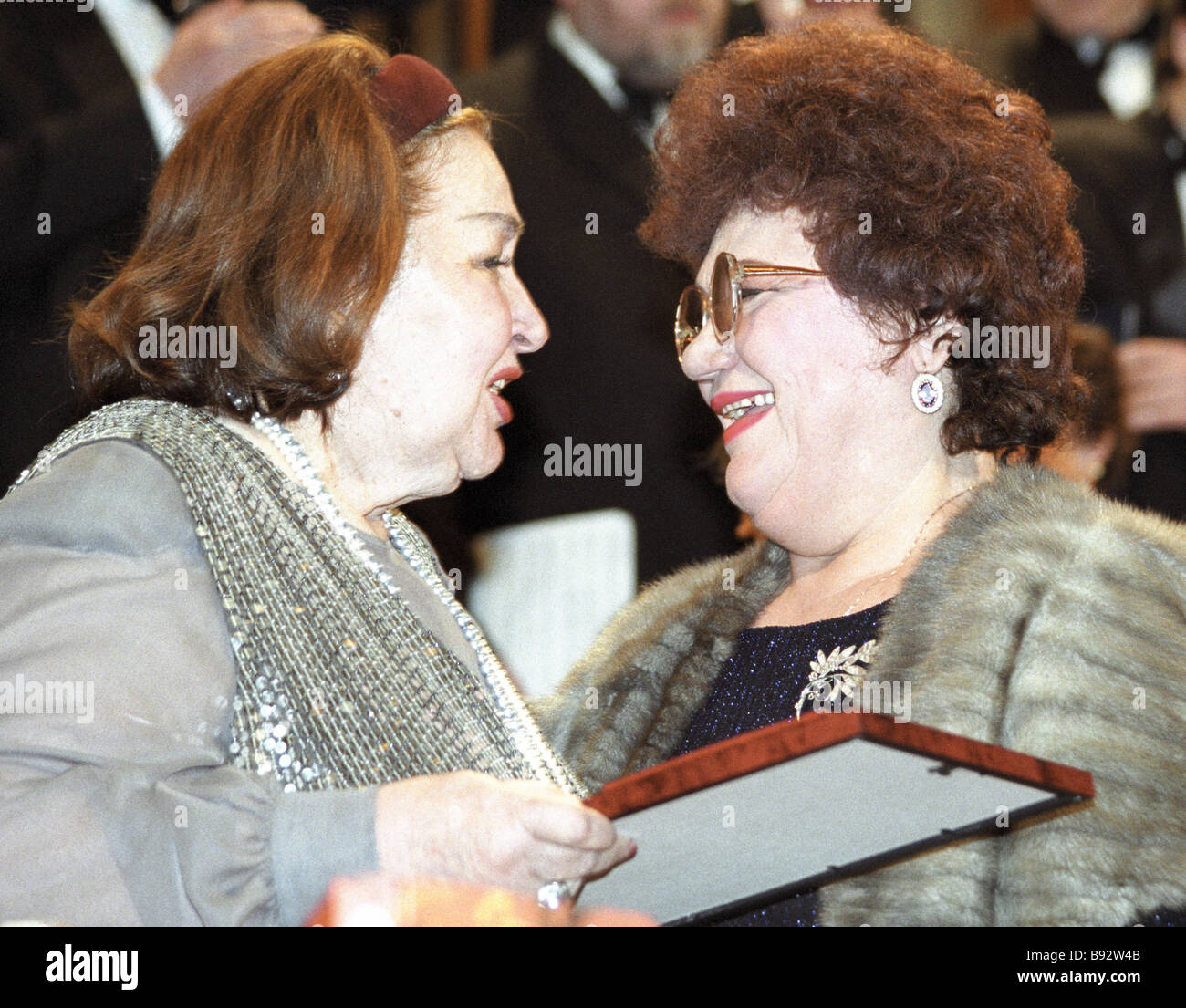 Irina Arkhipova left presents first prize and gold medal to opera ...