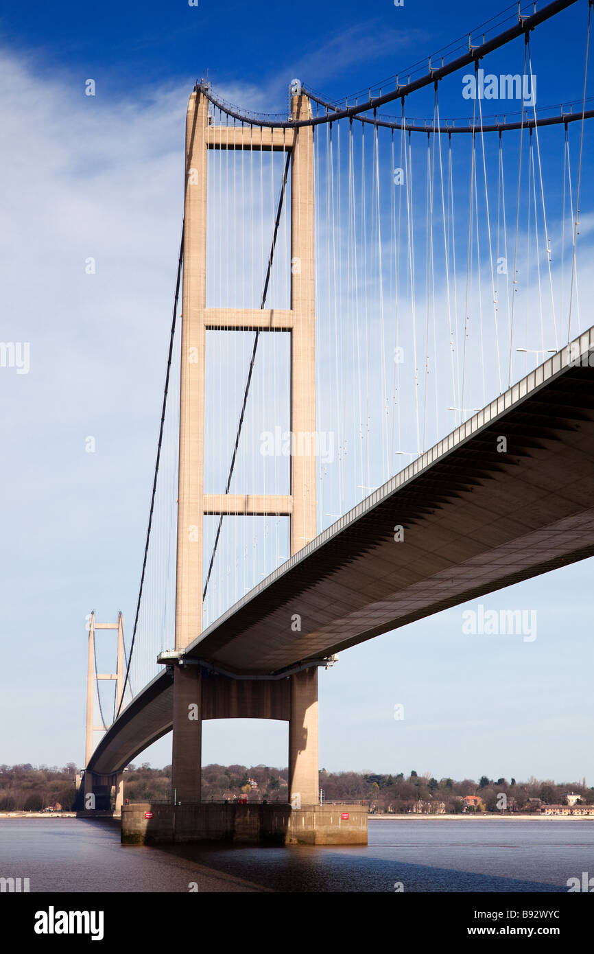 The Humber Bridge over the River Humber near Hull, Yorkshire, England, UK, looking north Stock 