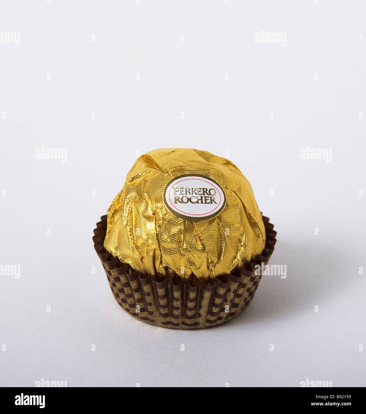 Gâteaux au chocolat de Noël Ferrero Rocher.Muffins à la crème au chocolat  Photo Stock - Alamy