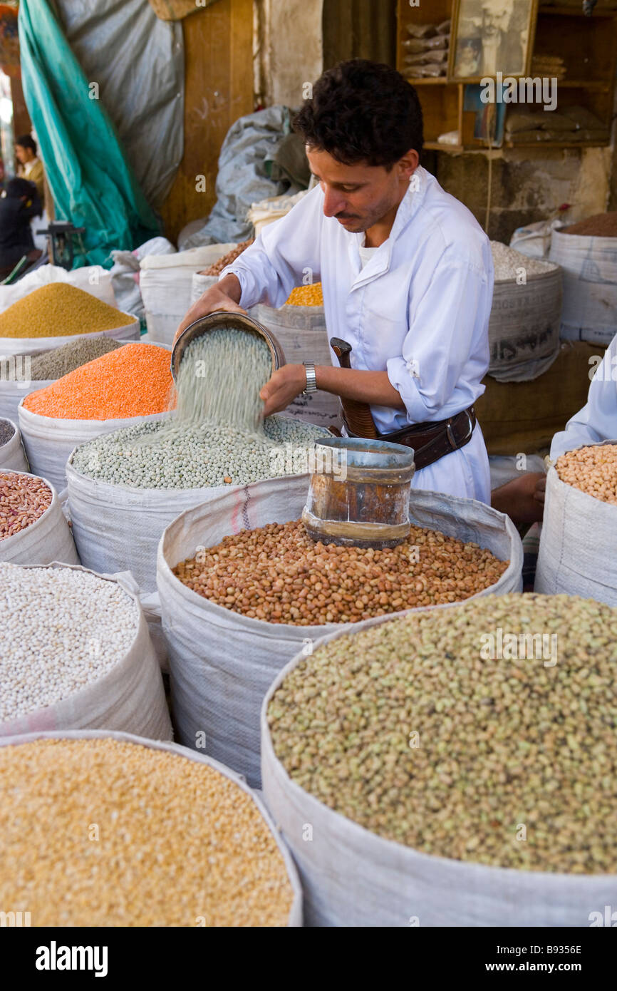 San'a Bazaar, selling pulses San'a, Yemen Stock Photo