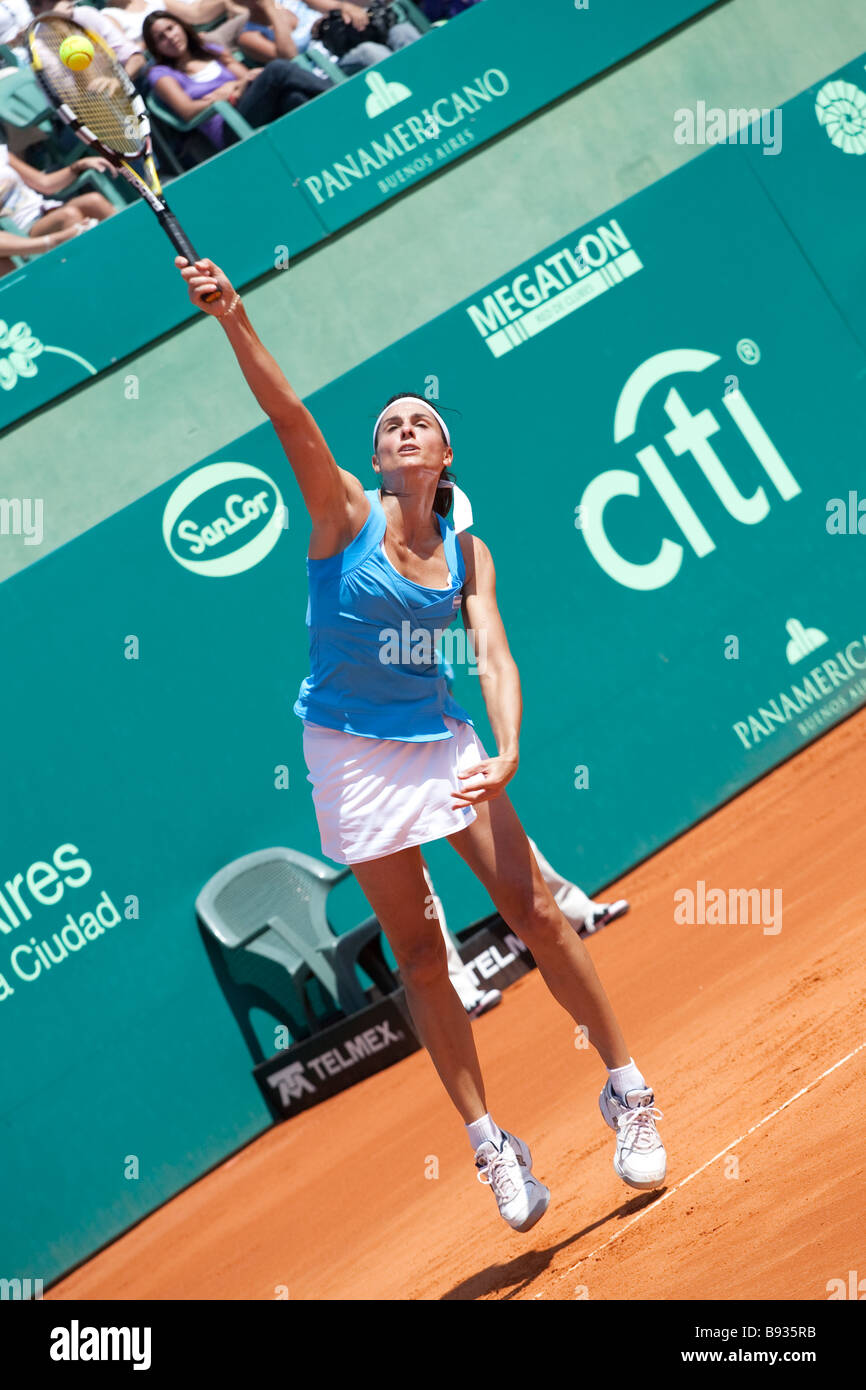 Gabriela Sabatini serving in a fundraising tennis match played against Martina Navratilova in Buenos Aires Stock Photo