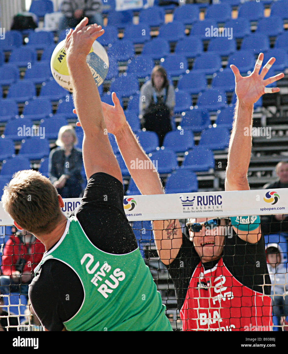 Dmitry Barsuk in green and Igor Kolodinsky of Russia in tough struggle