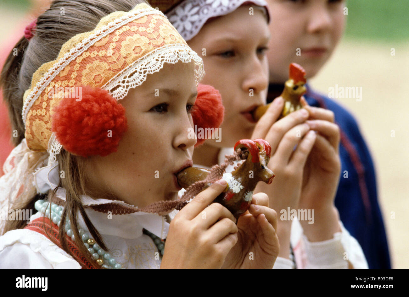 Вятская свистунья. Свистунья, свистопляска игрушка. Праздник свистопляски картинки. Свистопляска картинки. Вятская свистопляска.
