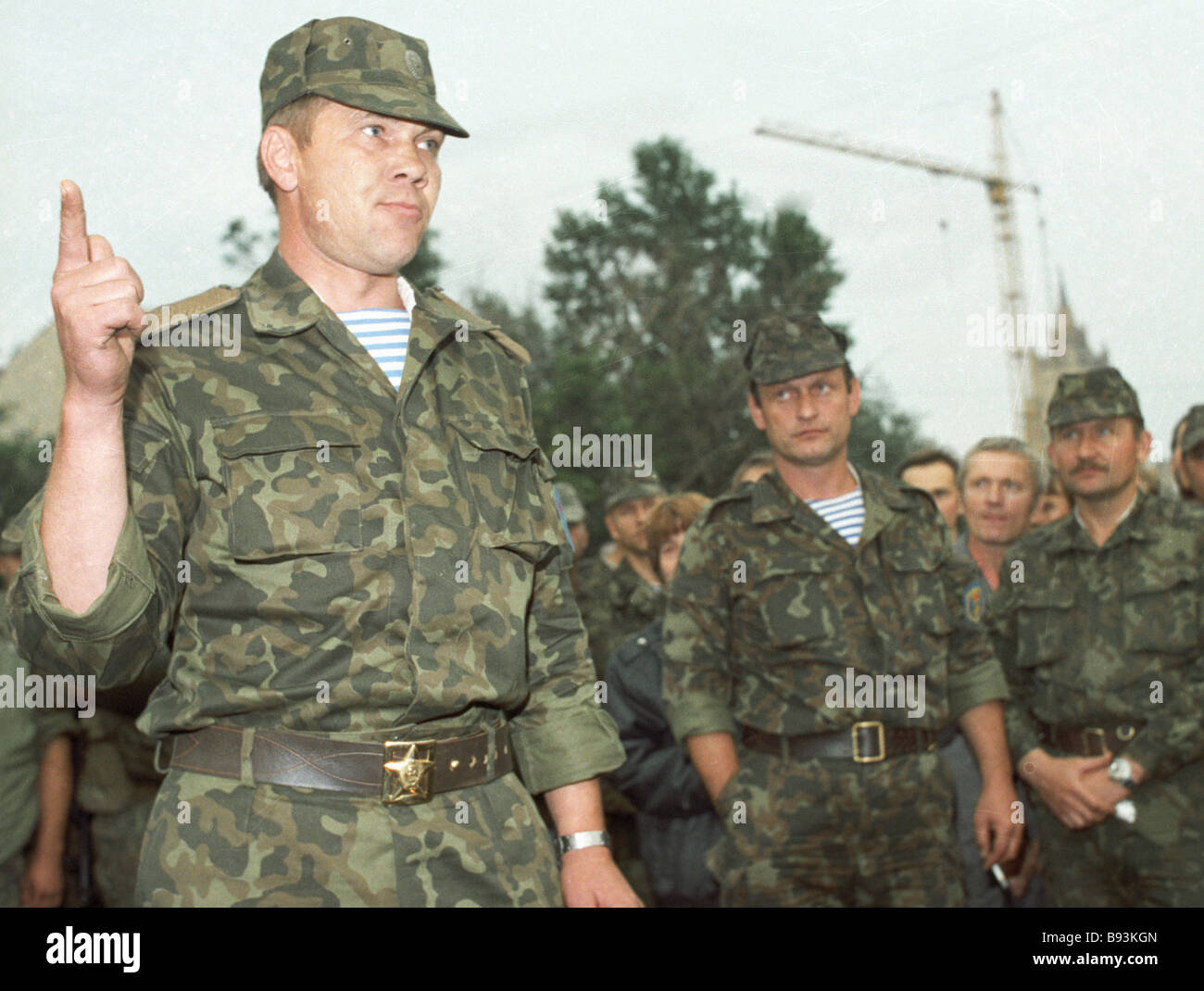 General Alexander Lebed giving an oath to protect the legally elected ...