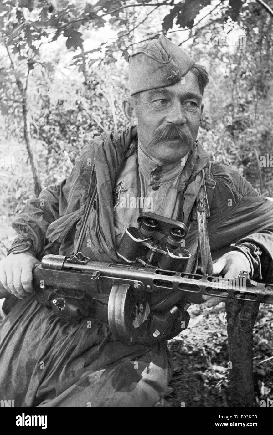 Советские разведчики второй. Алексей Григорьевич Фролченко. Алексей Фролченко разведчик. Разведчик гвардии старший сержант Алексей Фролченко. Гвардии старший сержант Алексей Григорьевич Фролченко.