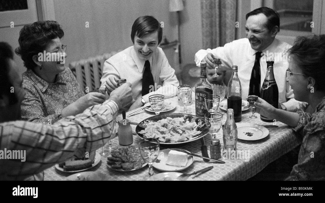 World chess champion Anatoly Karpov center with his mother Nina