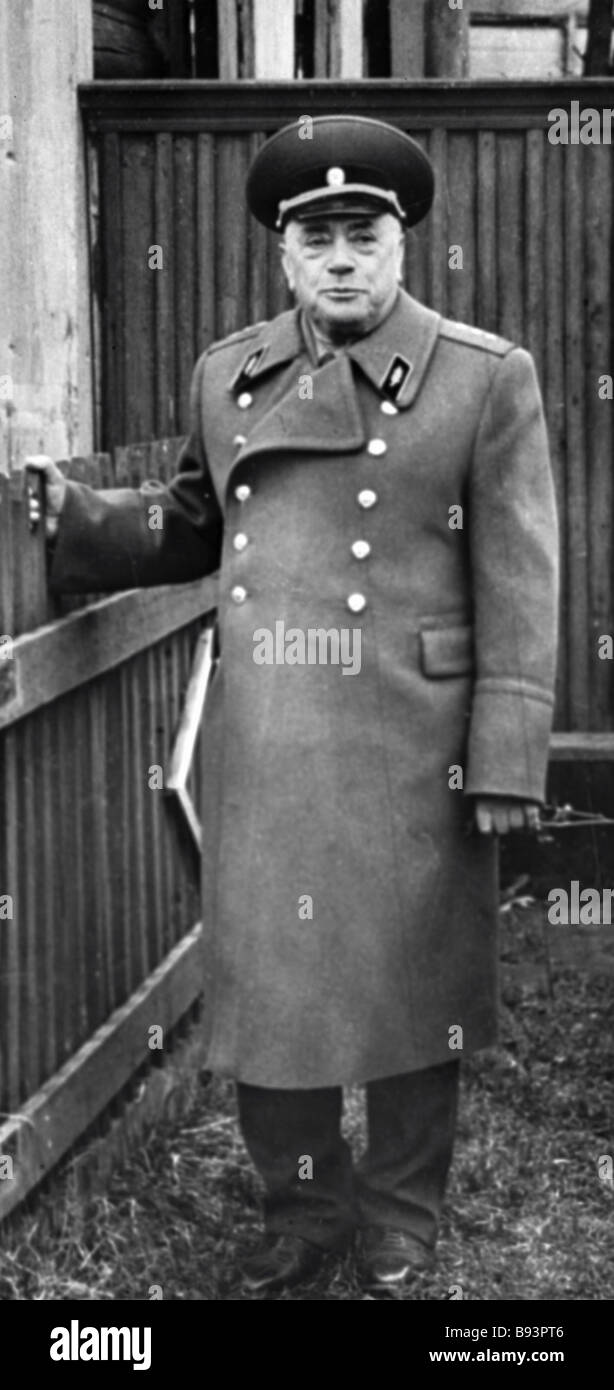 Twice Hero of the Soviet Union David Dragunsky at his birthplace Stock ...