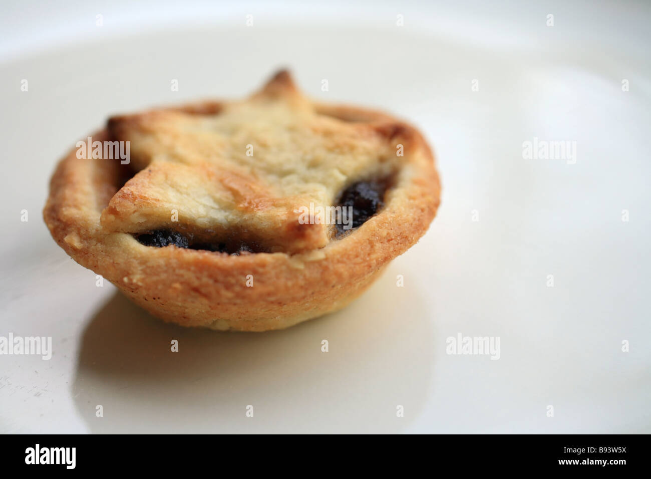 Mince pie for christmas hi-res stock photography and images - Alamy
