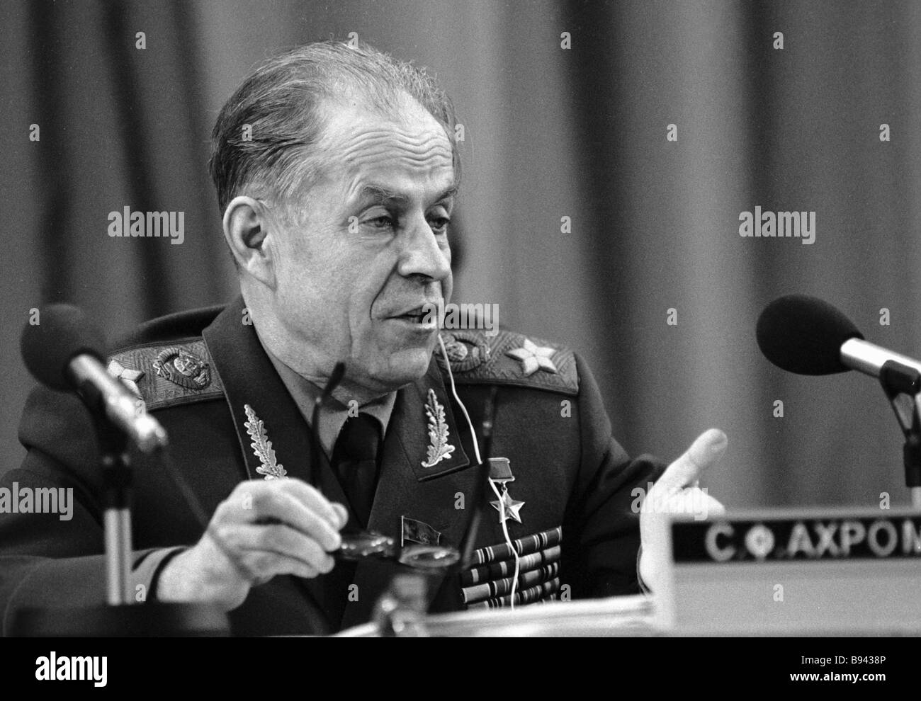 Singer Yuri Antonov became a victim of road robbers 04.09.2012 5 Singer Yuri Antonov became a victim of road robbers 04.09.2012 93
