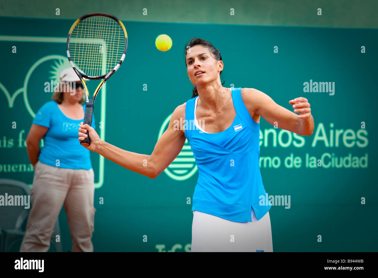 Gabriela Sabatini About To Hit A Ball In A Fundraising Tennis Match Played Against Martina Navratilova In Buenos Aires Stock Photo Alamy