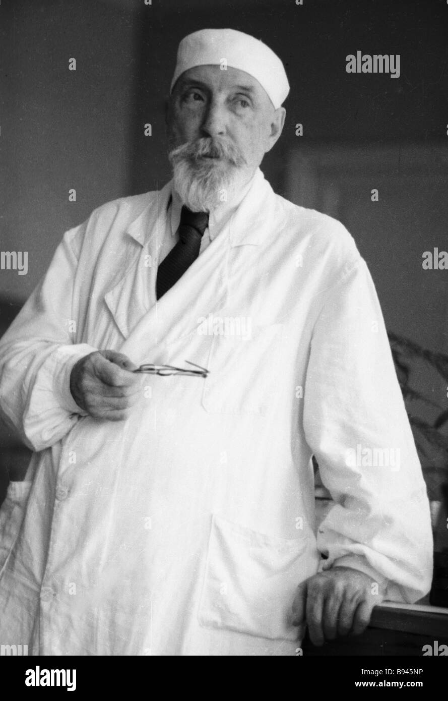 Vladimir Filatov Top Notch Ophthalmologist Full Member Of The Ussr Academy Of Medical Sciences Odessa Eye Disease Research Stock Photo Alamy Vladimir Filatov Top Notch Ophthalmologist Full Member Of The Ussr Academy Of Medical Sciences Odessa Eye Disease Research Stock Photo Alamy