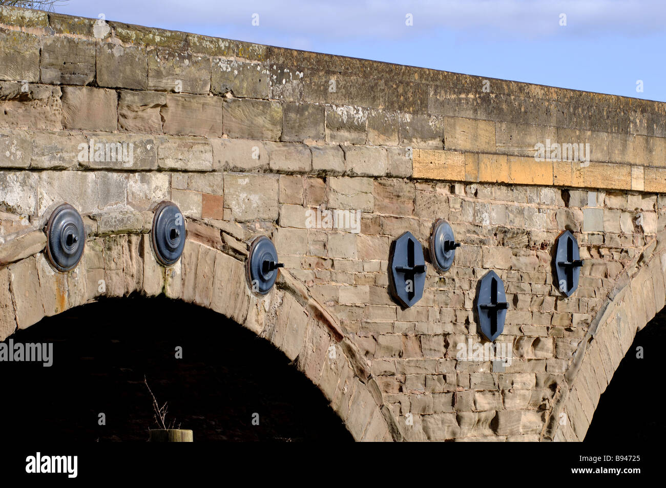 Reinforcements on River Avon bridge, Barford, Warwickshire, England, UK Stock Photo