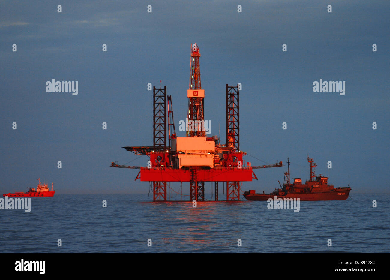 Astra self raising floating oil rig Stock Photo Alamy