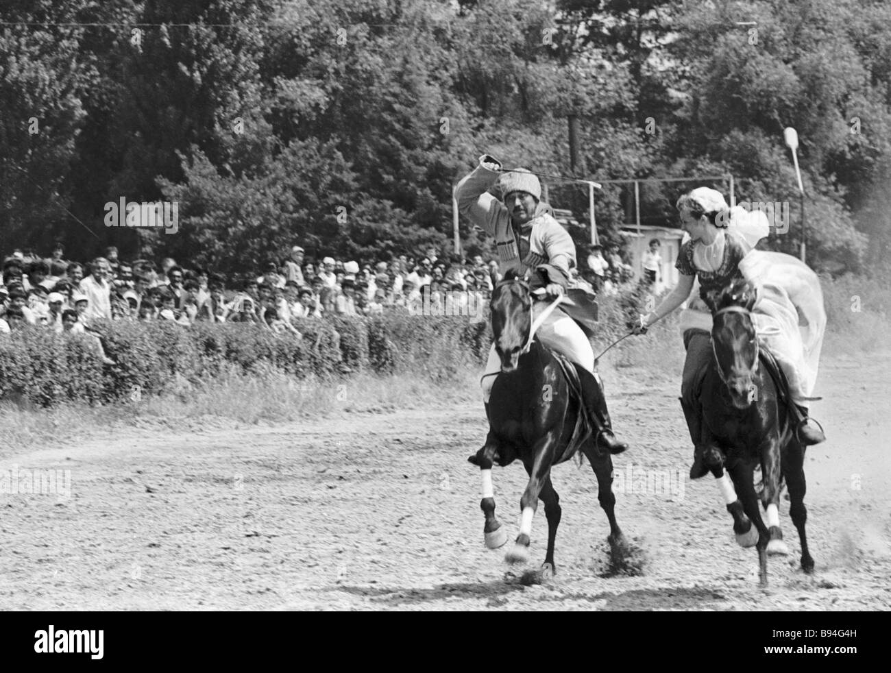 Асмаев виктор карпович (ростов-на-дону). Алма-атинский ипподром. Конное состязание в старину. Конное состязание в старину. Гонки на колесницах в древней греции.