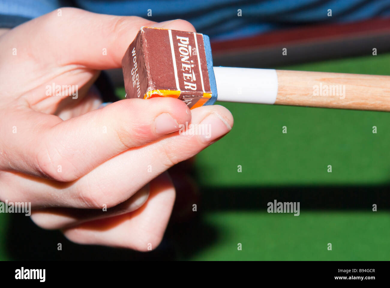 Chalk chalking hands hand hires stock photography and images Alamy