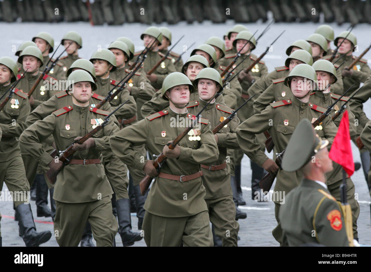 Военное 9 мая. Военное 9 мая. Парад победы 2007. Военное 9 мая. Парад победы на красной площади в москве.