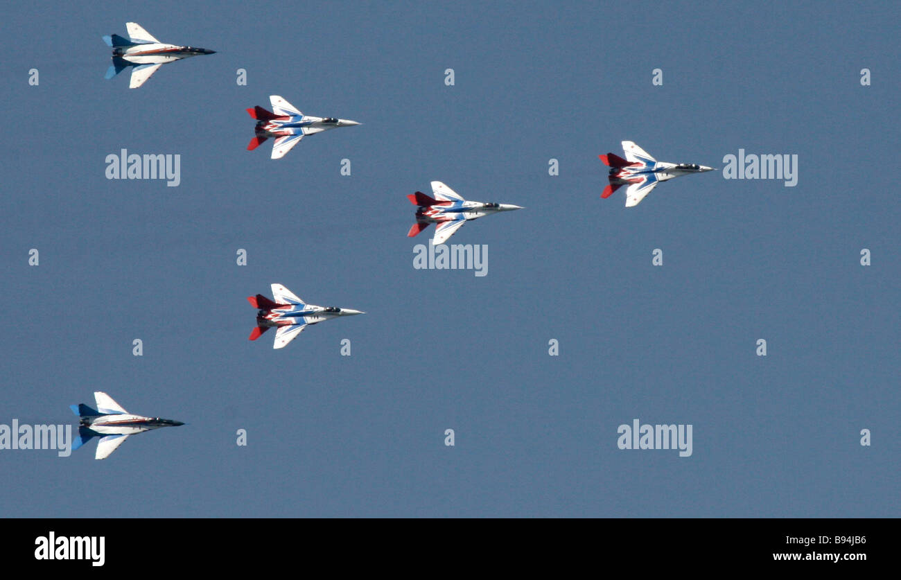 Russian Air Force aerobatic teams Russkiye Vityazi Russian Knights and ...