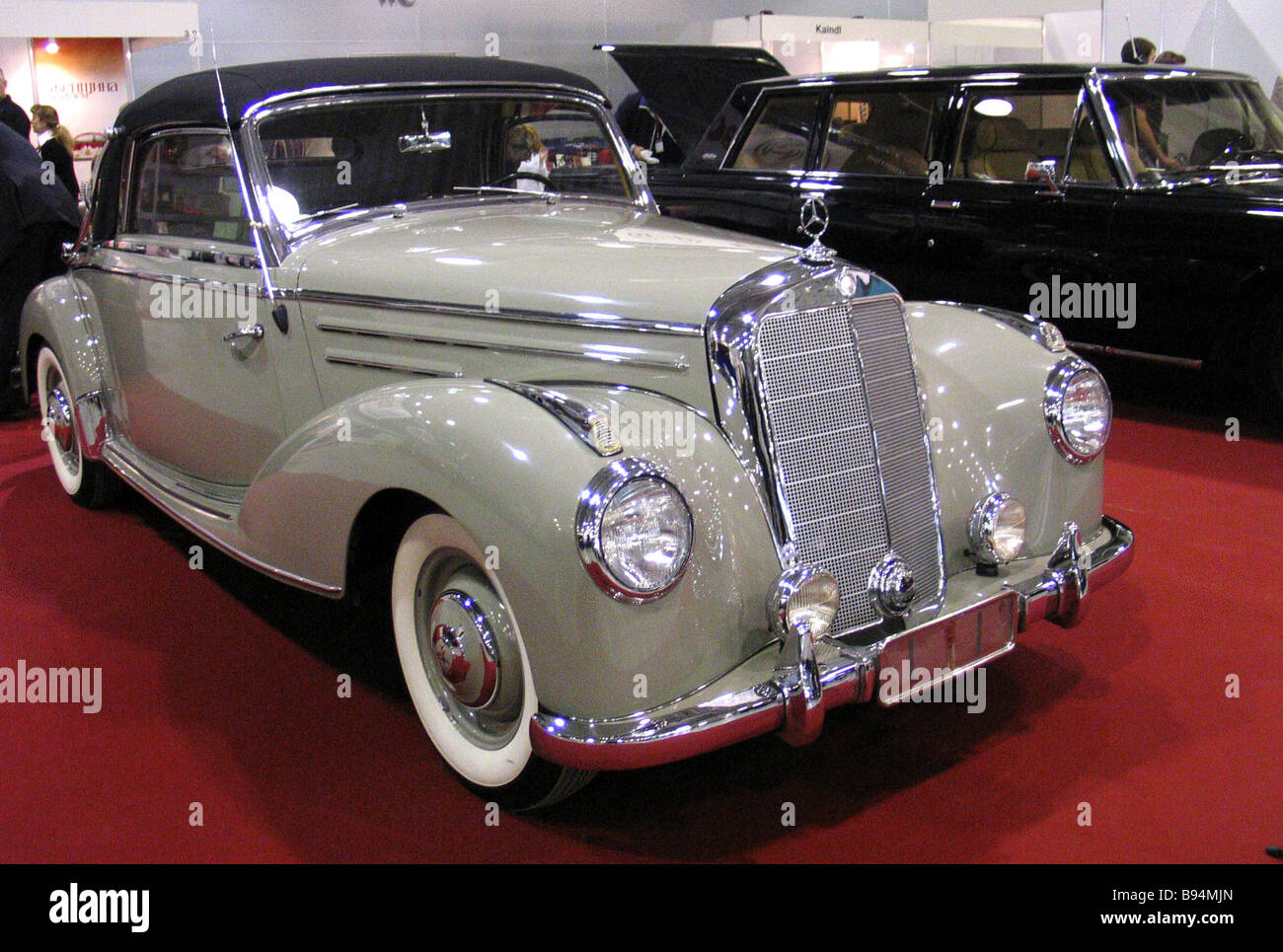Mercedes Benz 2 High Resolution Stock Photography And Images Alamy