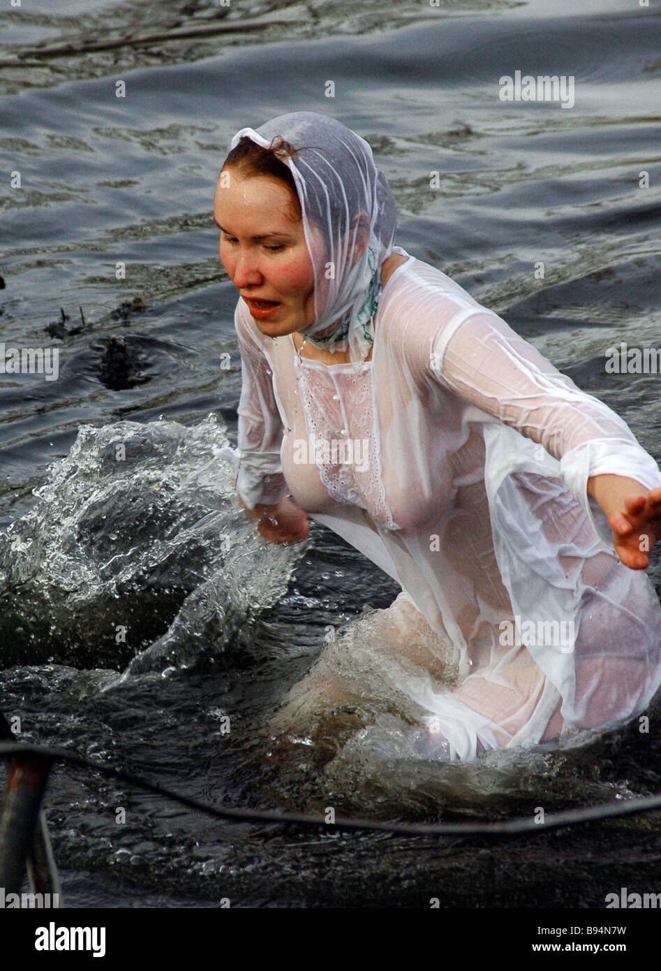 голая купается на крещение фото фото 23