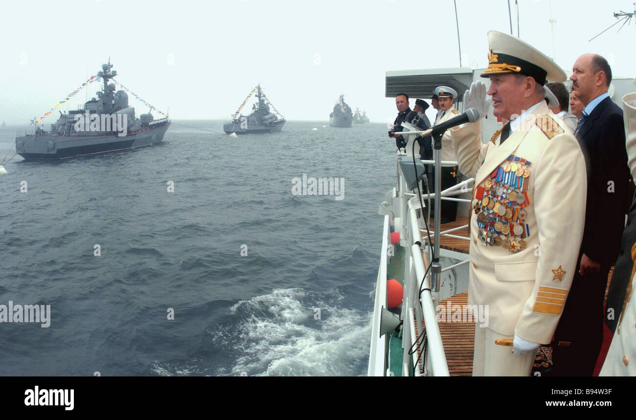 Pacific fleet commander Adrmiral Viktor Fyodorov inspecting a naval review Stock Photo
