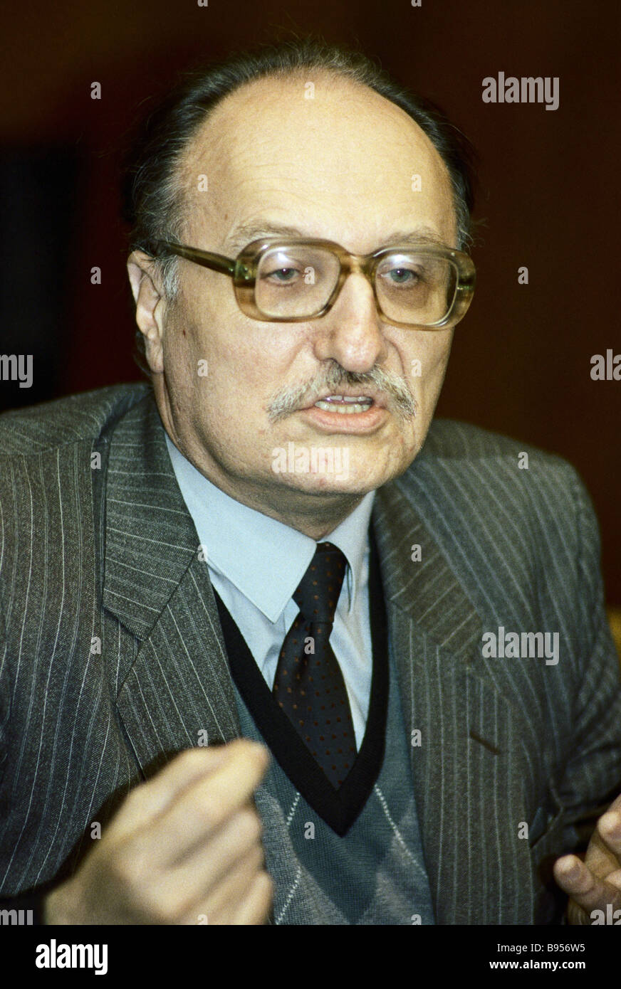 First deputy editor in chief of the Znamya magazine Vladimir Lakshin ...