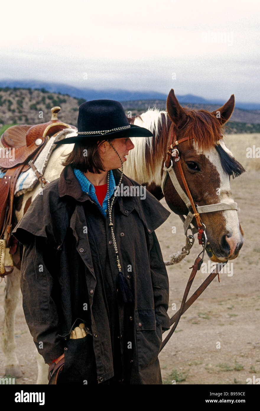 Girl wearing cowboy hat horse hi-res stock photography and images - Alamy