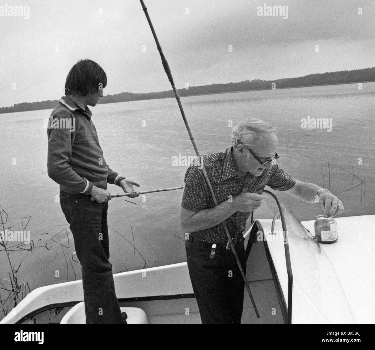 World chess champion Anatoly Karpov right and his coach Semyon Furman Stock  Photo - Alamy