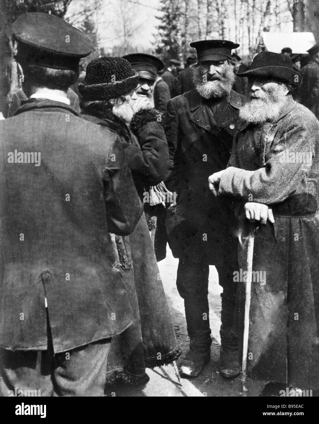 Крестьяне в февральскую революцию. Февральская революция 1917 года картины. Крестьяне в февральскую революцию. Крестьяне в 1917 году. 23 марта 1917.