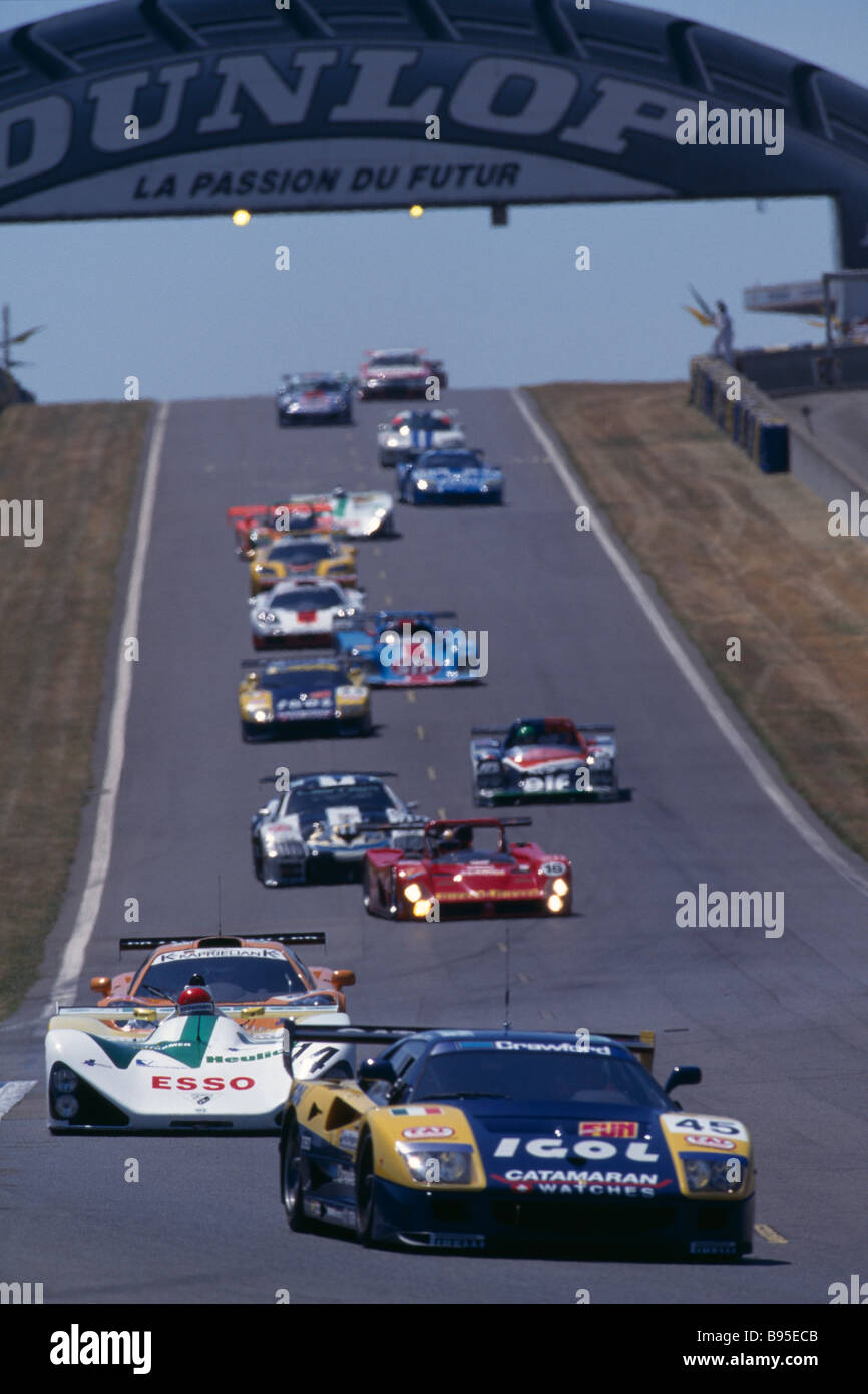 SPORT Motor Racing Le Mans Start lap at the Dunlop Bridge Stock Photo