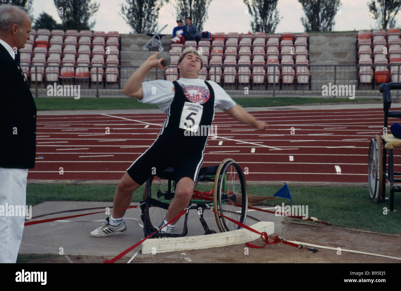 SPORT Athletics Shot putter Disabled Shot Putter Stock Photo - Alamy