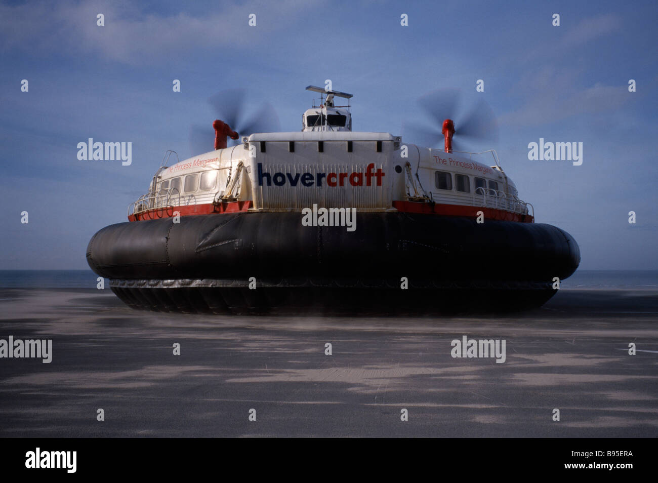 Transport travel hovercraft calais hires stock photography and images Alamy